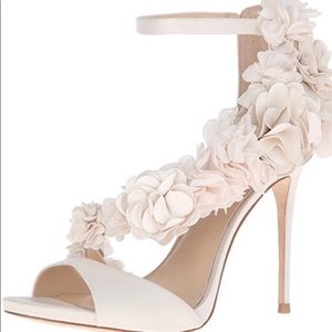 vince camuto wedding shoes